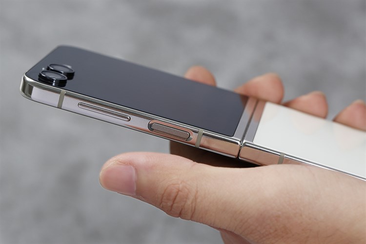 Điện thoại Samsung Galaxy Z Flip5 5G 8GB/512GB Màu Kem