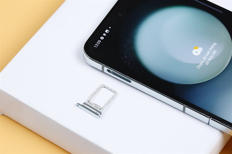 Điện thoại Samsung Galaxy Z Flip5 5G 8GB/512GB Màu Xanh mint