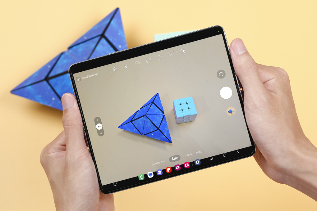 Điện thoại Samsung Galaxy Z Fold5 5G 12GB/512GB Màu Xanh da trời nhạt