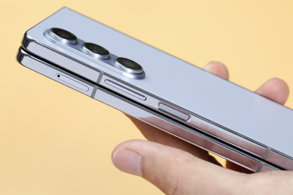 Điện thoại Samsung Galaxy Z Fold5 5G 12GB/512GB Màu Xanh da trời nhạt
