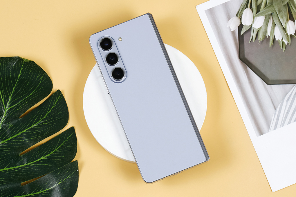 Điện thoại Samsung Galaxy Z Fold5 5G 12GB/512GB Màu Xanh da trời nhạt