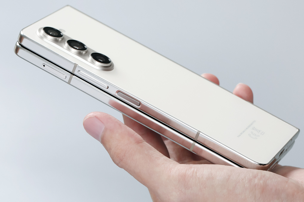 Điện thoại Samsung Galaxy Z Fold5 5G 1TB Màu Kem