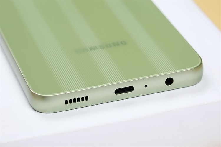 Điện thoại Samsung Galaxy A05 6GB/128GB Màu Xanh lá nhạt