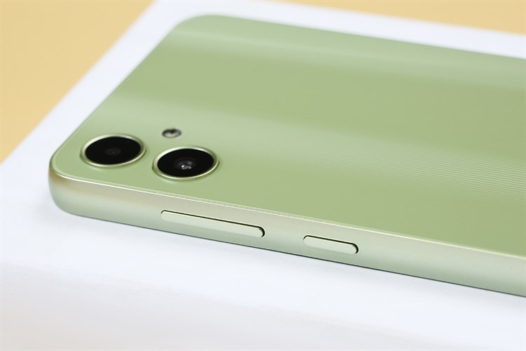 Điện thoại Samsung Galaxy A05 4GB/128GB Màu Xanh lá nhạt