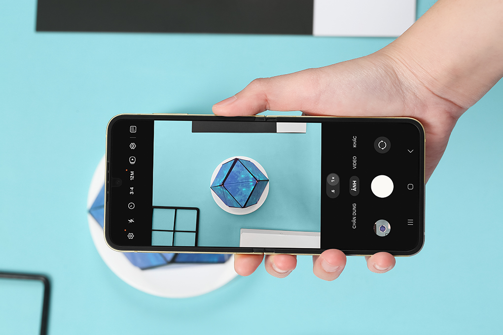 Điện thoại Samsung Galaxy Z Flip6 5G 12GB/256GB Màu Vàng