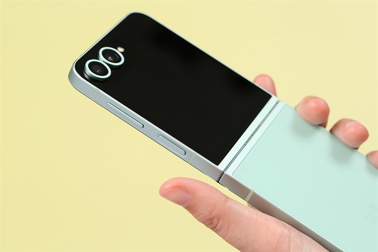 Điện thoại Samsung Galaxy Z Flip6 5G 12GB/512GB Màu Xanh Bạc Hà