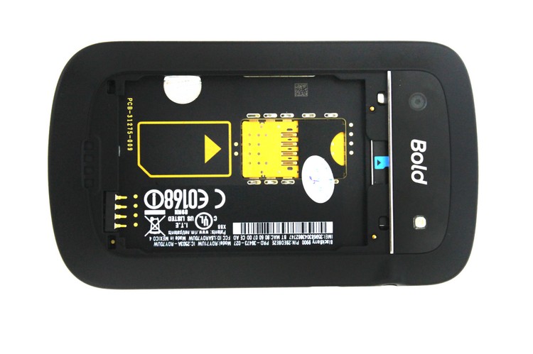 Điện thoại BlackBerry Bold Touch 9900