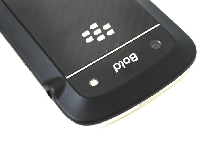 Điện thoại BlackBerry Bold Touch 9900