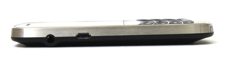 Điện thoại BlackBerry Bold Touch 9900