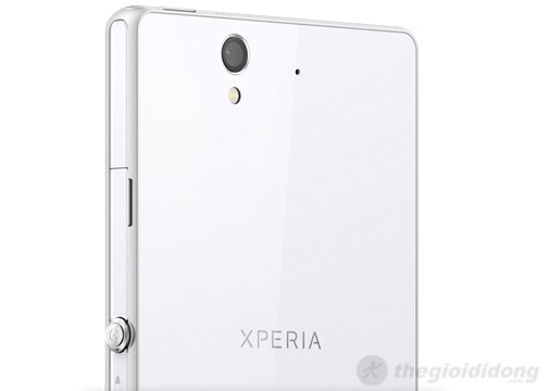 Xperia Z có nút nguồn nhô ra khỏi cạnh máy