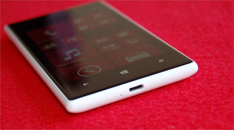Điện thoại Nokia Lumia 720