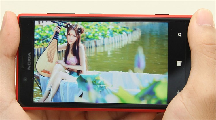 Điện thoại Nokia Lumia 720