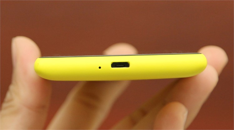 Điện thoại Nokia Lumia 720