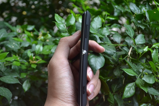 canh-phai-xperia-l-1 cạnh phải xperia l