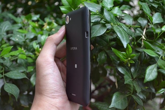 canh-trai-xperia-l cạnh trái của xperia l