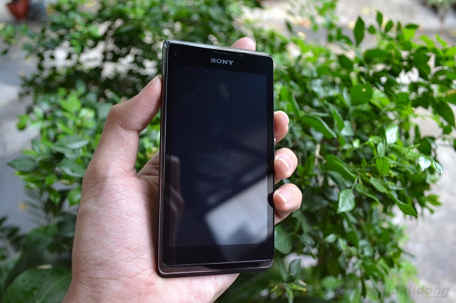 Mặt trước Xperia L Mặt trước Xperia L