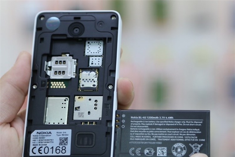 Điện thoại Nokia Asha 210 Dual Màu Trắng