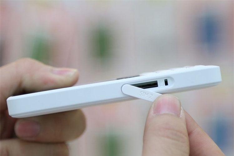 Điện thoại Nokia Asha 210 Dual Màu Trắng