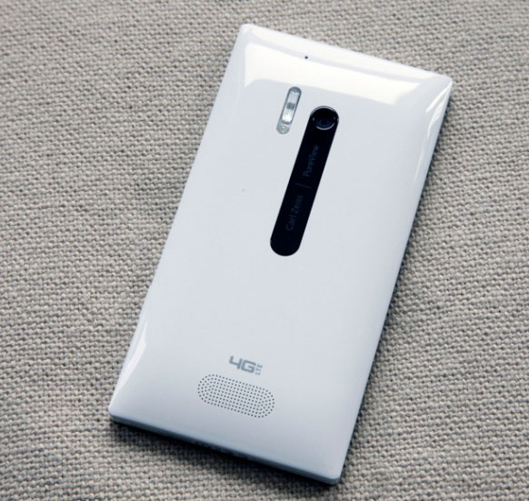 Nokia Lumia 928 cũng hỗ trợ 3G/4G
