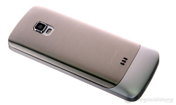 Q-mobile Q520 camera 2 MP Q-mobile Q520 tích hợp camera 2 MP có đèn flash