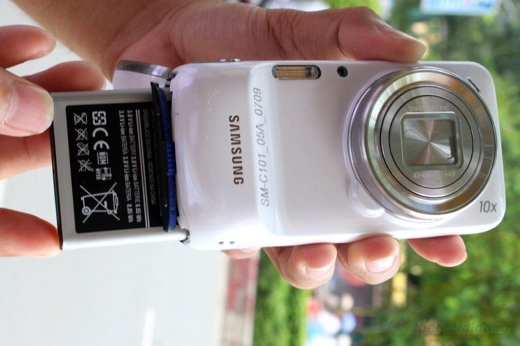 Điện thoại Samsung Galaxy S4 Zoom SM-C101