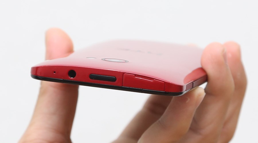 Điện thoại HTC Butterfly S Màu Đỏ