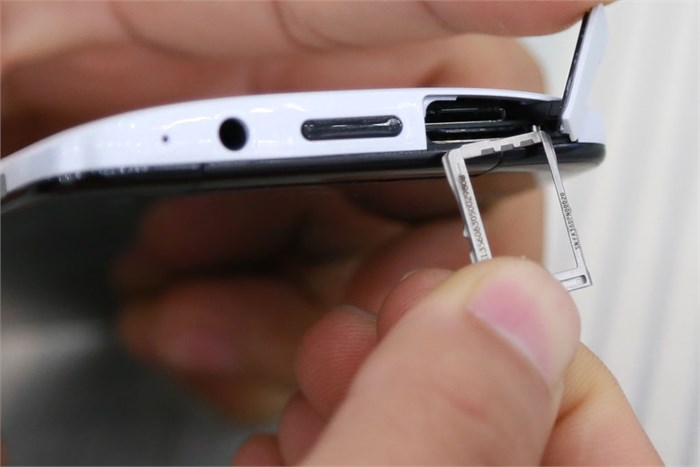 Điện thoại HTC Butterfly S Màu Trắng