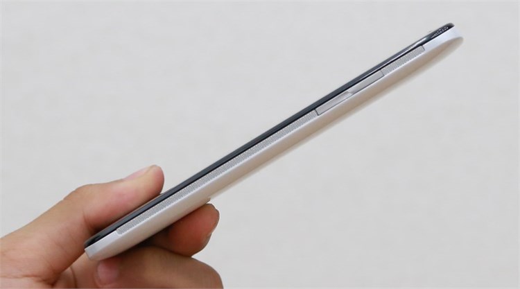 Điện thoại HTC Butterfly S Màu Trắng