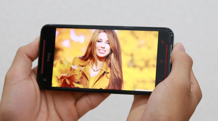 Điện thoại HTC Butterfly S Màu Trắng