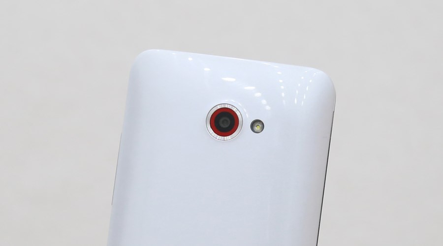 Điện thoại HTC Butterfly S Màu Trắng