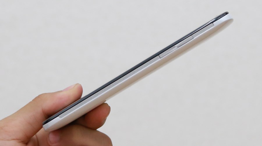 Điện thoại HTC Butterfly S Màu Trắng