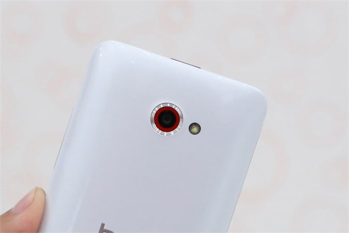 Điện thoại HTC Butterfly S Màu Trắng