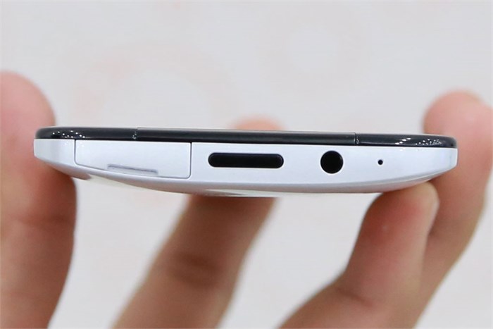 Điện thoại HTC Butterfly S Màu Trắng