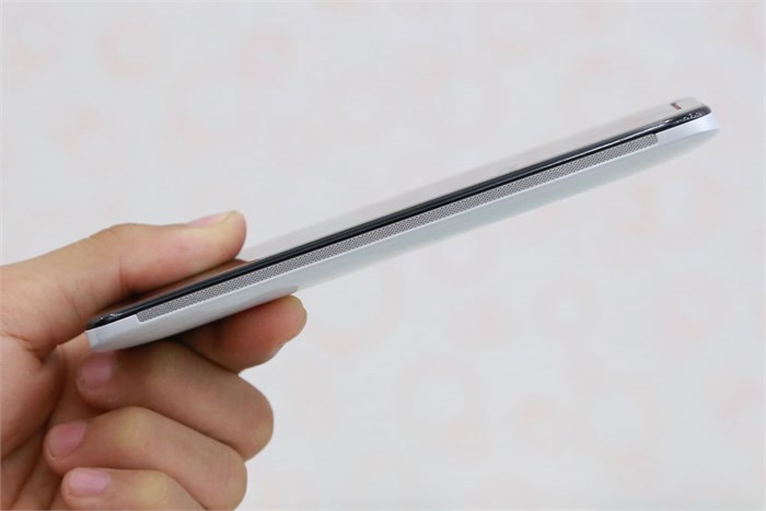 Điện thoại HTC Butterfly S Màu Trắng