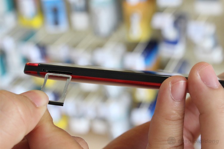 Điện thoại HTC One (Red)