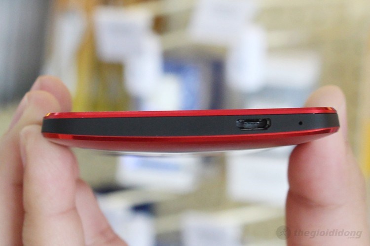 Điện thoại HTC One (Red)