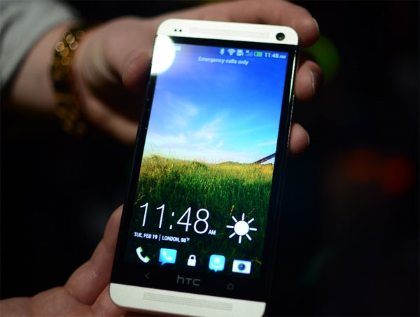 HTC One Red cho chất lượng hình ảnh vô cùng sắc nét HTC One Red cho chất lượng hình ảnh vô cùng sắc nét