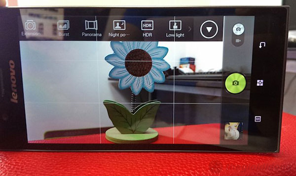 Camera của Lenovo K900 hỗ trợ nhiều tính năng và hiệu ứng