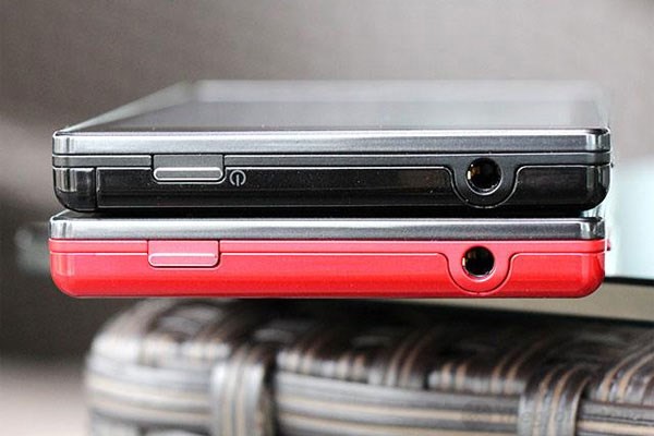 Tai nghe LG sành điệu cùng jack cắm 3.5mm Tai nghe LG sành điệu cùng jack cắm 3.5mm đi kèm Optimus GJ