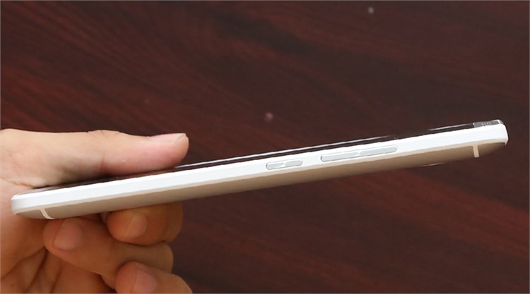 Điện thoại HTC One Max Màu Bạc