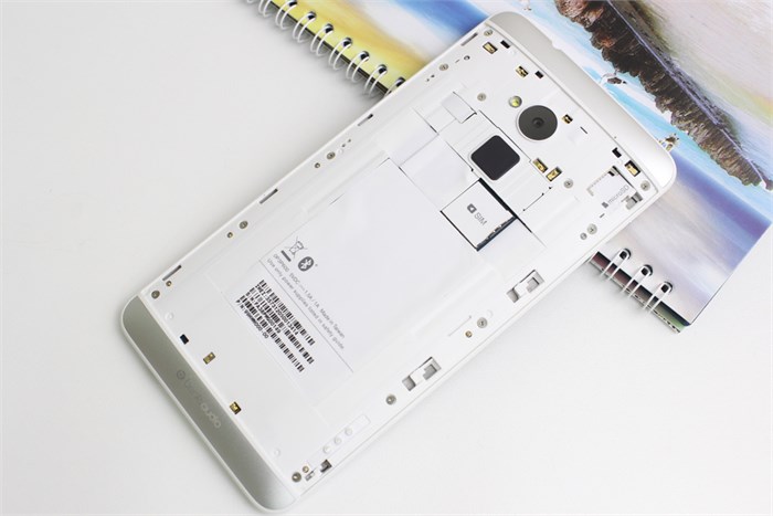 Điện thoại HTC One Max Màu Bạc