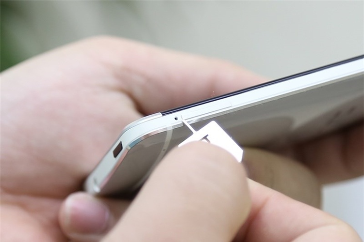 Điện thoại HTC One 16GB