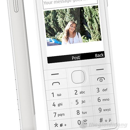 Bàn phím trên Nokia 515 to dễ dàng sử dụng