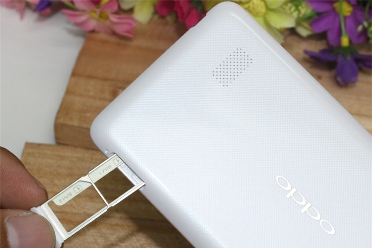 Điện thoại OPPO Find Mirror R819