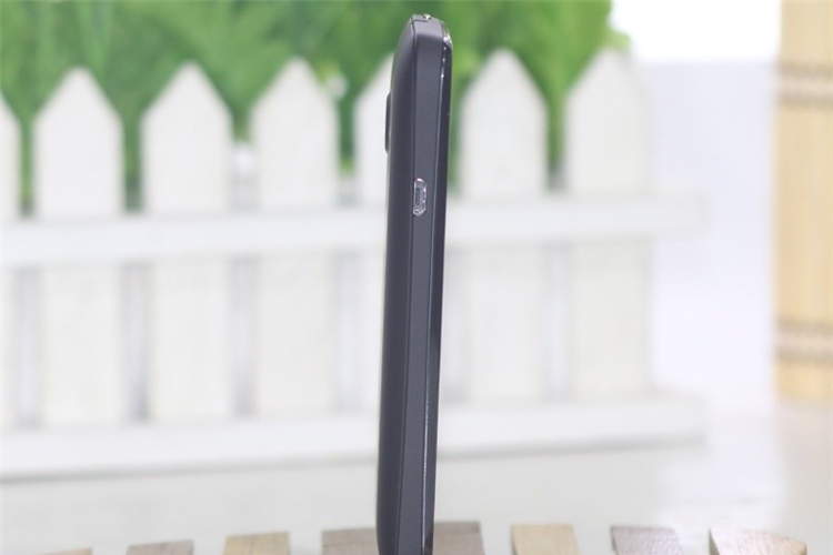 Điện thoại Alcatel One Touch Soleil 5021E Màu Đen