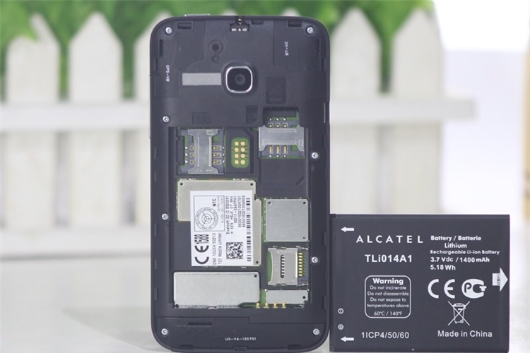 Điện thoại Alcatel One Touch Soleil 5021E Màu Đen