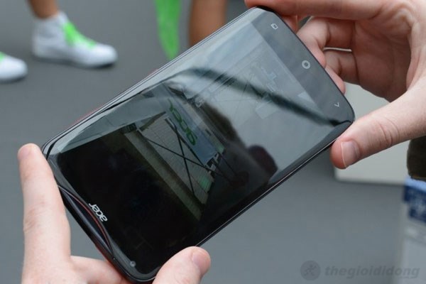 Màn hình của Acer Liquid S2 Màn hình của Acer Liquid S2 khi nhìn nghiêng