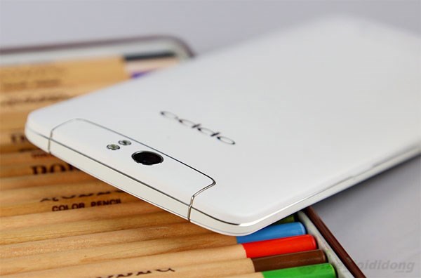 Oppo N1 được gia công tinh tế và rất đẹp