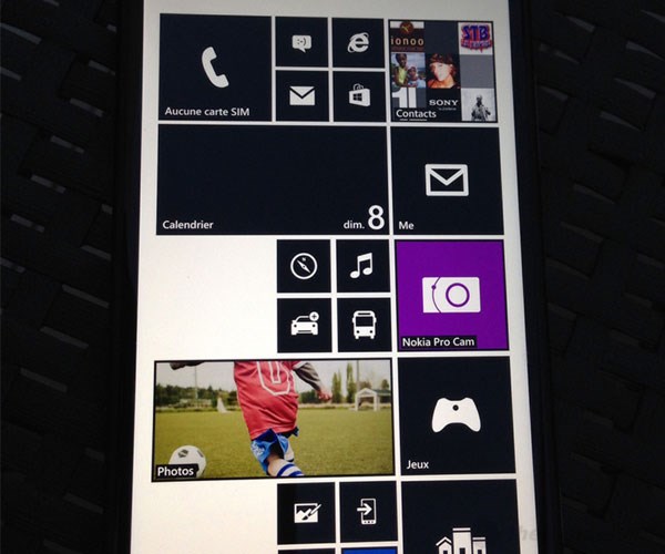 Giao diện ô vuông quen thuộc trên Windows 8 của Nokia Lumia 1520