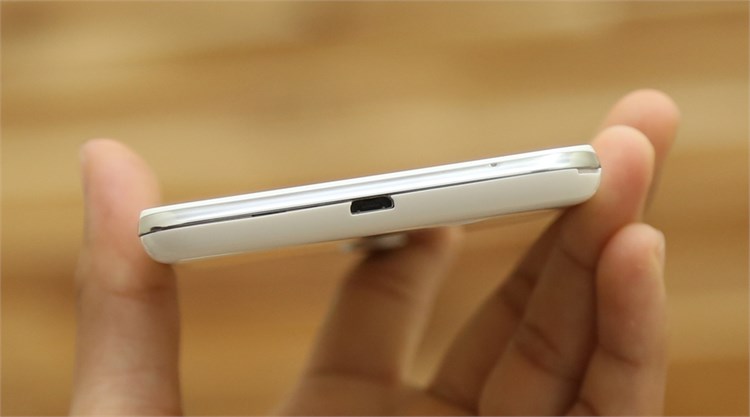 Điện thoại Lenovo A850 Màu Trắng